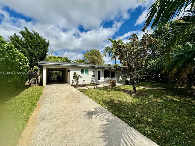 Building Photo - 1351 SW 32nd St