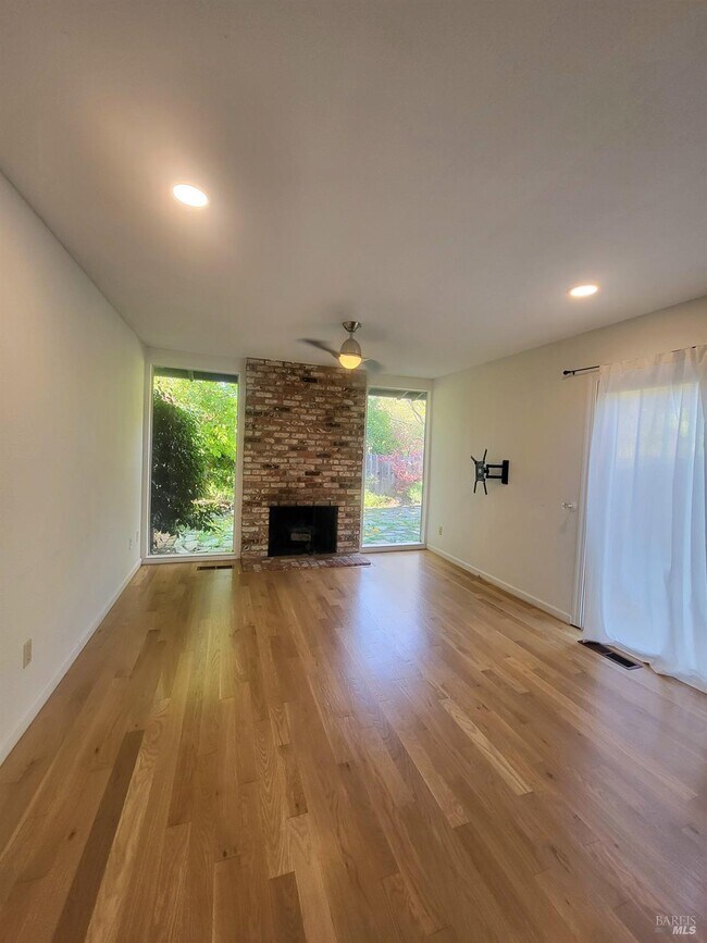 Building Photo - 3345 Diablo Cir