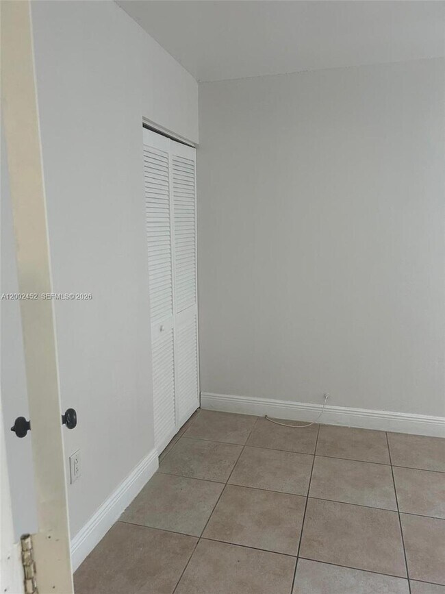 Building Photo - 6100 SW 68th St