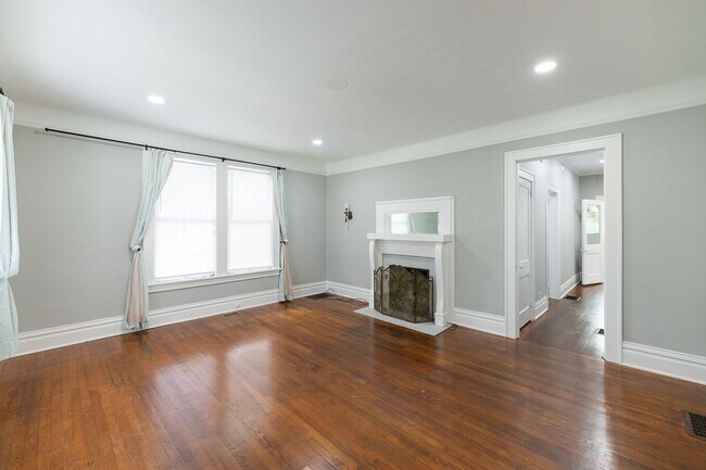 Building Photo - 501 Steele St