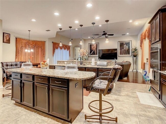 Building Photo - 600 Stone Oak Dr