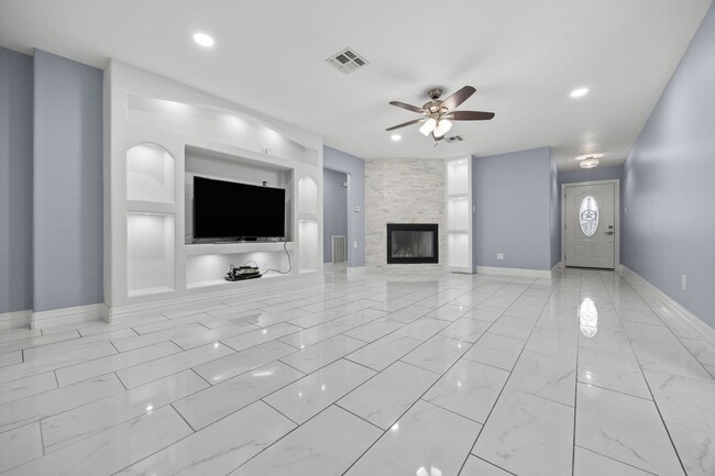 Building Photo - 15303 Tonya Dr