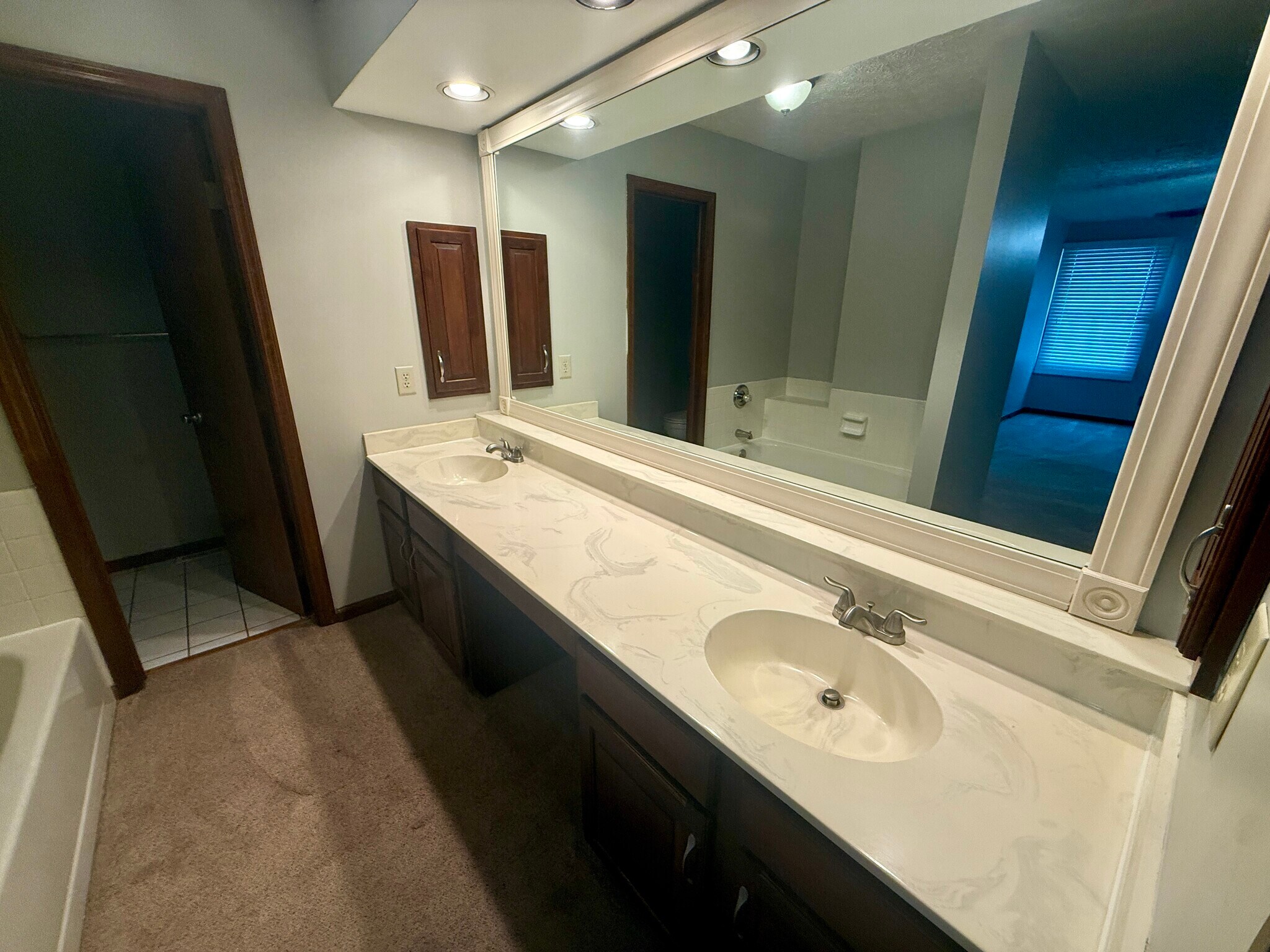 Building Photo - 7451 Mapleleaf Ct