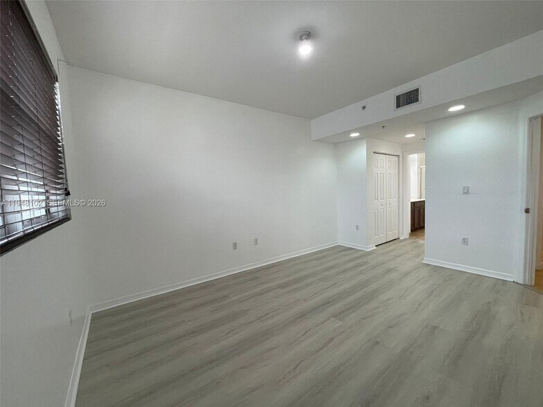 Building Photo - 8800 NW 107th Ct