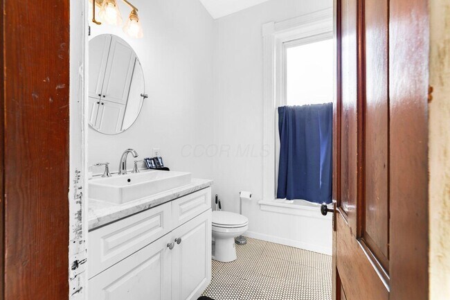 Building Photo - 1187 S High St