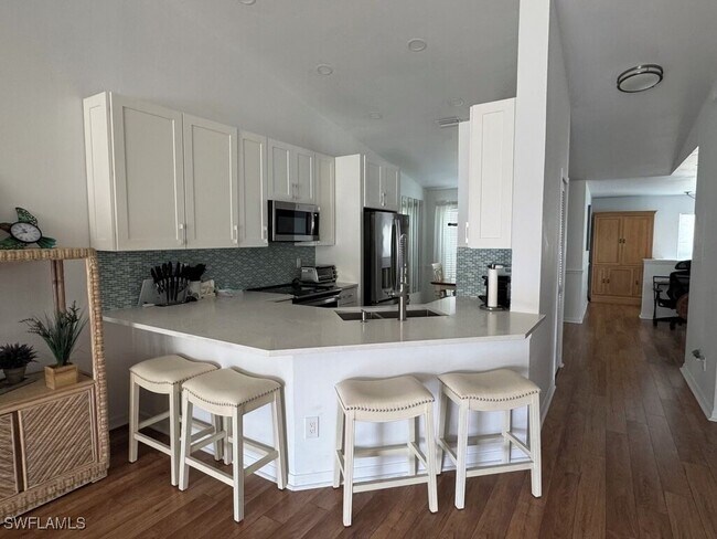 Building Photo - 870 Gulf Pavillion Dr