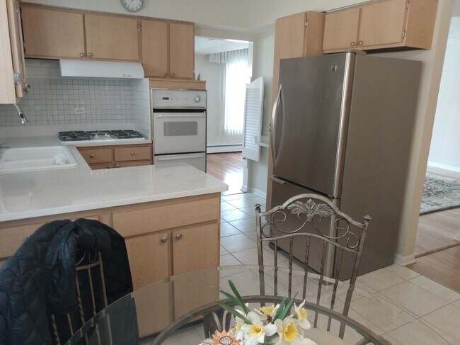 Building Photo - 9511 Lawrence Ct