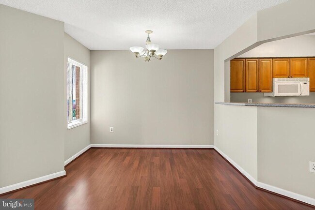 Building Photo - 2181 Jamieson Ave