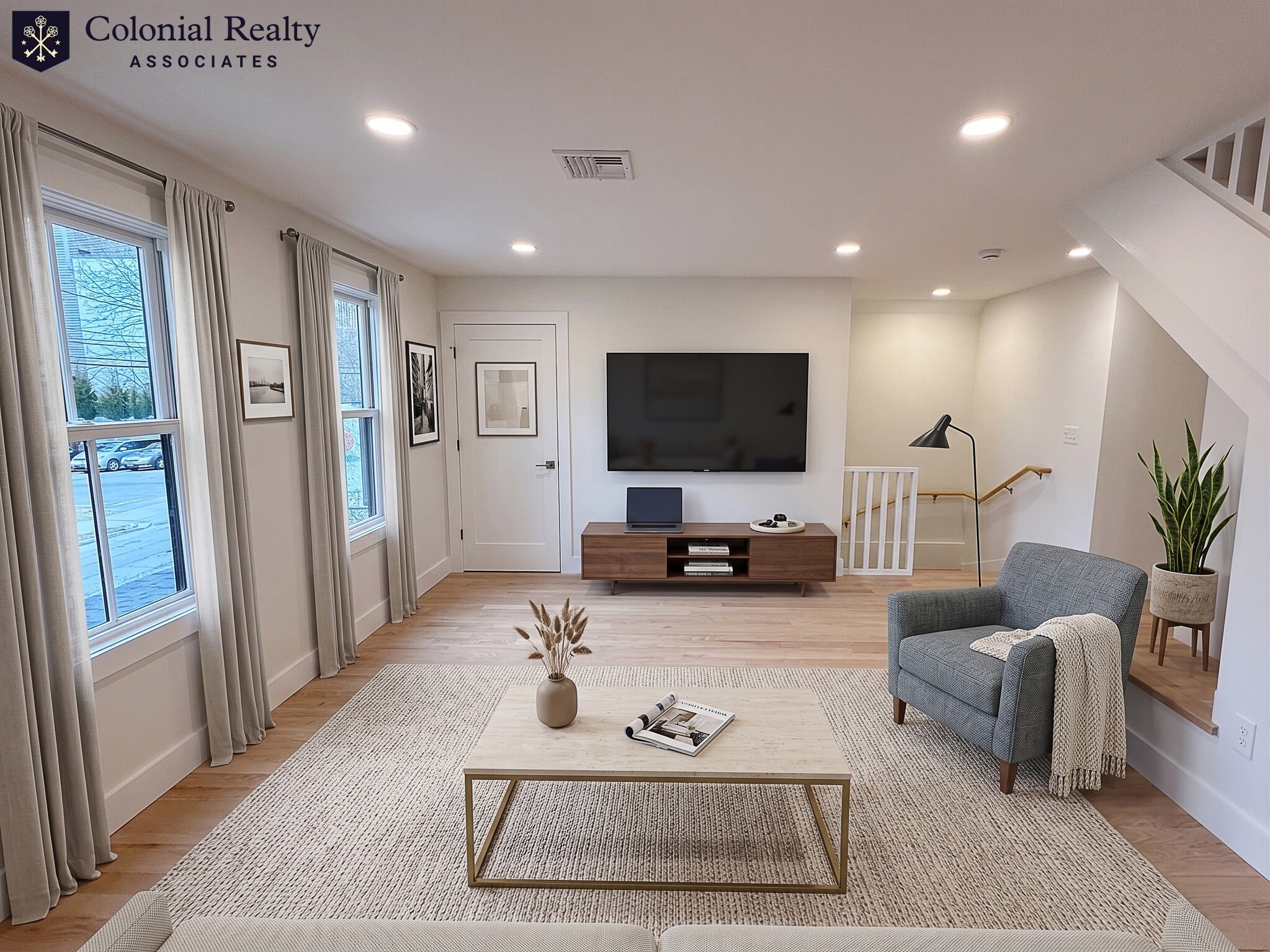 Building Photo - 69 Elm St