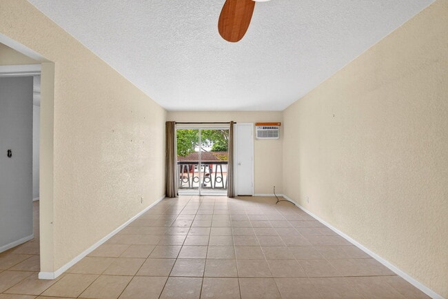 Building Photo - 510 Lake Shore Dr