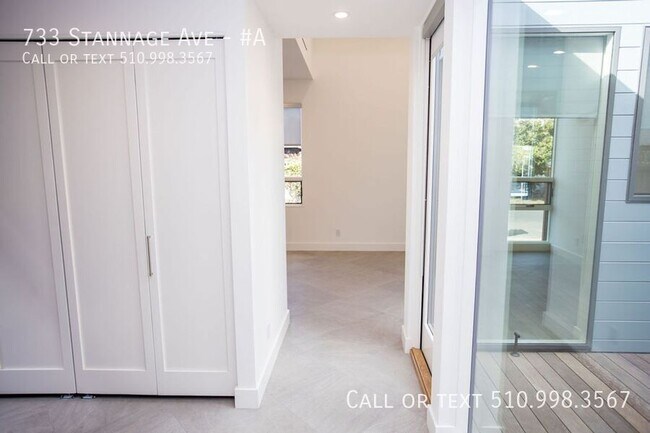 Building Photo - 733 Stannage Ave