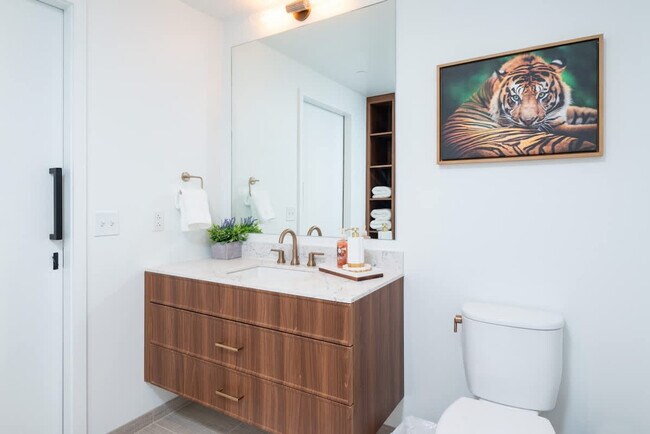 Building Photo - 212 Stuart St