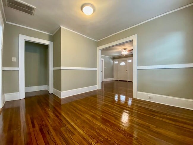 Building Photo - Belmont-Villa Heights Bungalow w/fenced yard