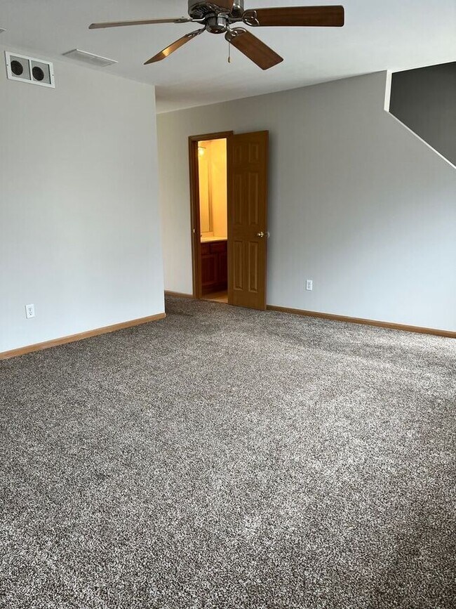 Building Photo - 1806 Dainesway Dr