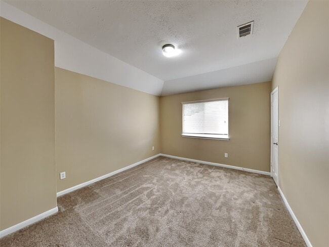 Building Photo - 12027 Bunny Ln