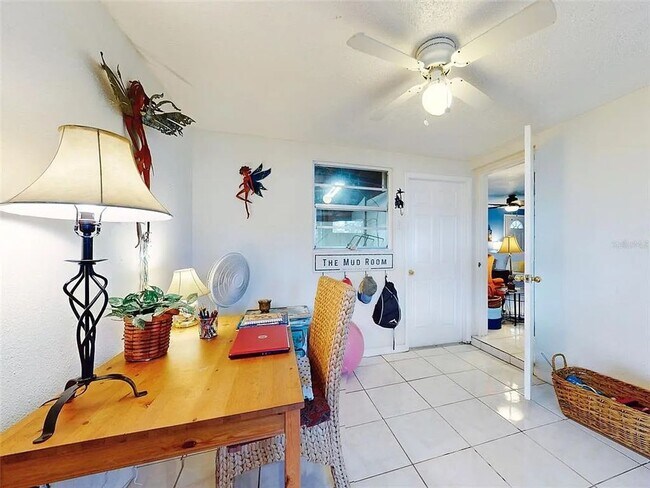 Building Photo - Charming 2-bedroom, 1-bath home
