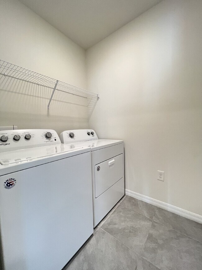 Building Photo - **COMING SOON**4 bd/2bath Home available i...