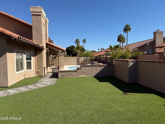 Building Photo - 7031 W Wescott Dr