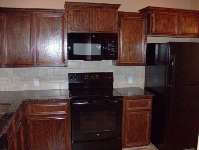 Building Photo - 4601 Skyflower Ln