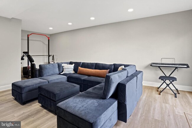 Building Photo - 6415 Whitwell Ct