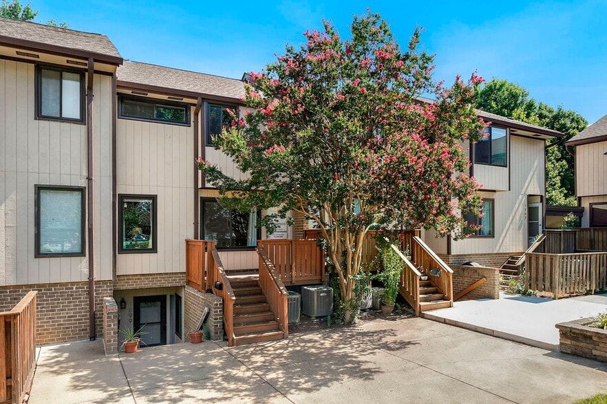 Building Photo - 1701 Westwind Way