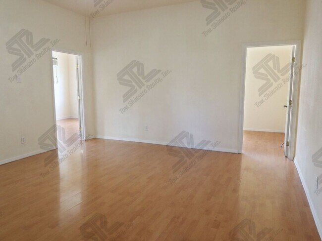 Building Photo - 1095