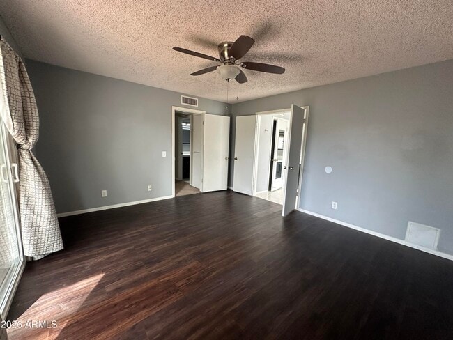 Building Photo - 3029 W Sierra St