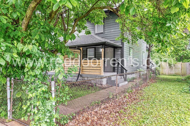 Building Photo - Updated & Budget-Friendly 3-Bedroom Home N...