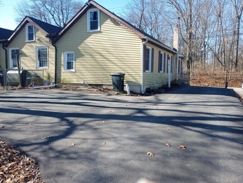 Building Photo - 1601 E Strasburg Rd