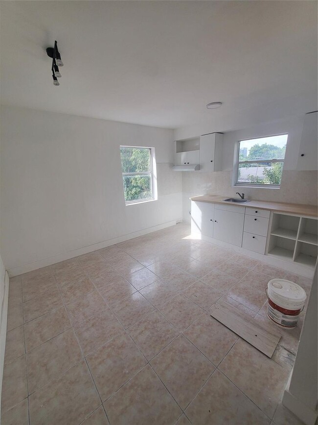 Building Photo - 74 NW 31st St