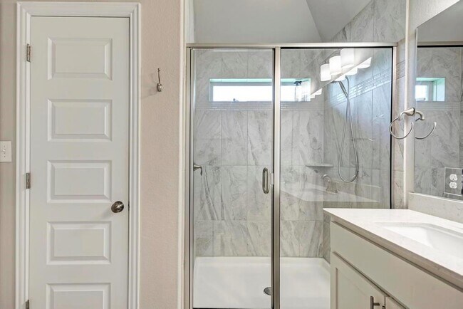 Building Photo - 2969 Diego Dr