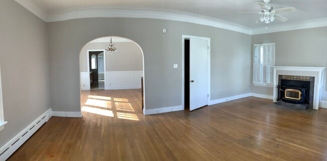 Building Photo - Large home/3bed 3 bath with bonus/office room just outside of PSNS and close to Bremerton Ferry