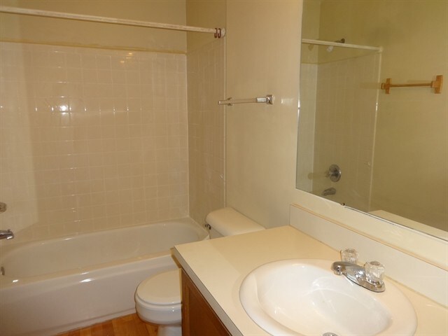 Building Photo - 2759 Beal Dr
