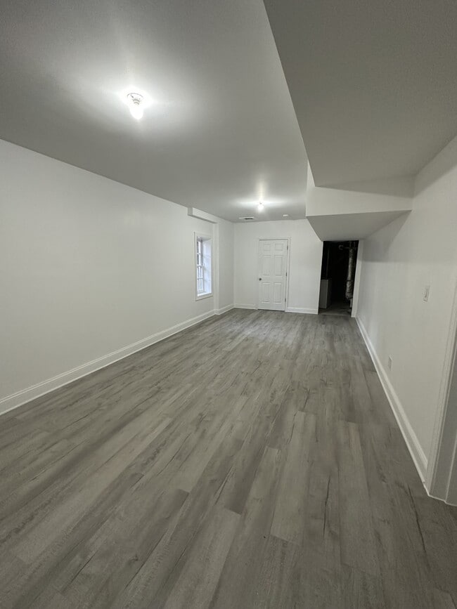 Building Photo - 1804 W 44th St