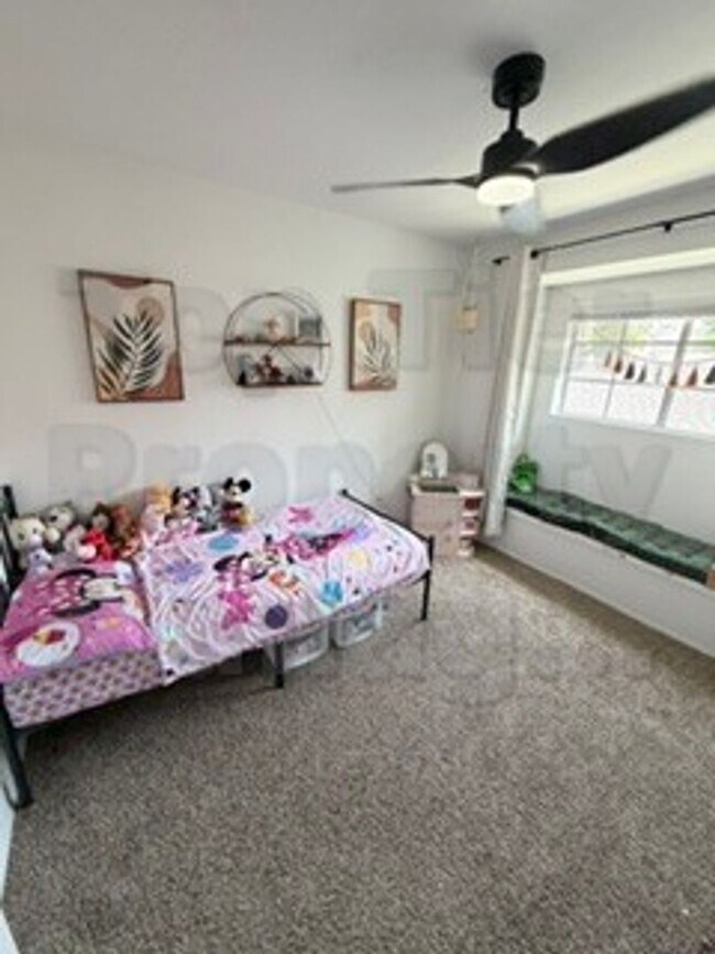 Building Photo - Beautiful 3 bed / 2.5 bath / 1,227 sqft House in Oceanside's Emerald Point