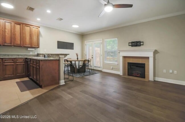 Building Photo - 3458 Riverbend Cove