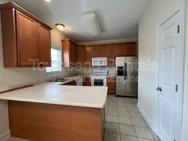 Building Photo - 3616 Heatherbrooke Dr