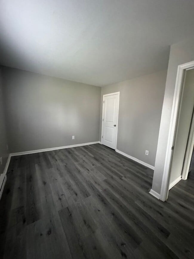 Building Photo - 6621 Fairfield Ave