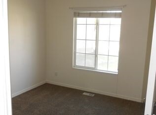 Building Photo - 251 W Peppermint Cir