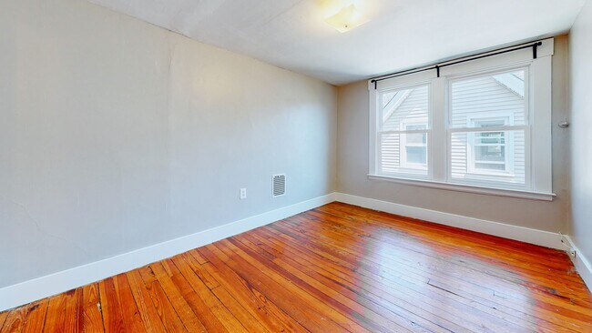 Building Photo - Spacious Apartments in Prime East Rock by East Rock Park!