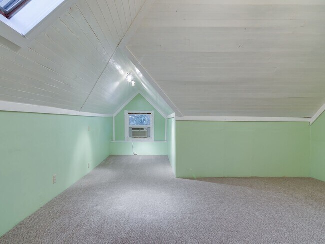 Building Photo - Look & Lease Special! 3BR/1B Home in GREAT...
