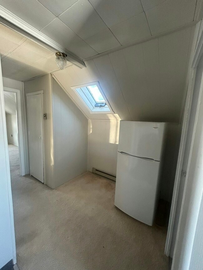 Building Photo - 58 Main St