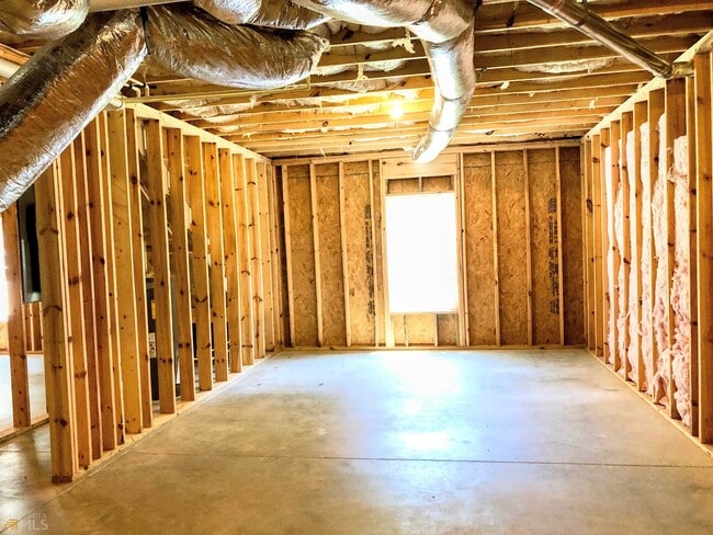 Building Photo - 261 Brookwoods Ln
