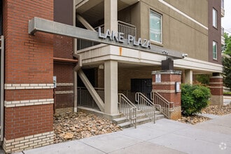 Building Photo - Lake Plaza