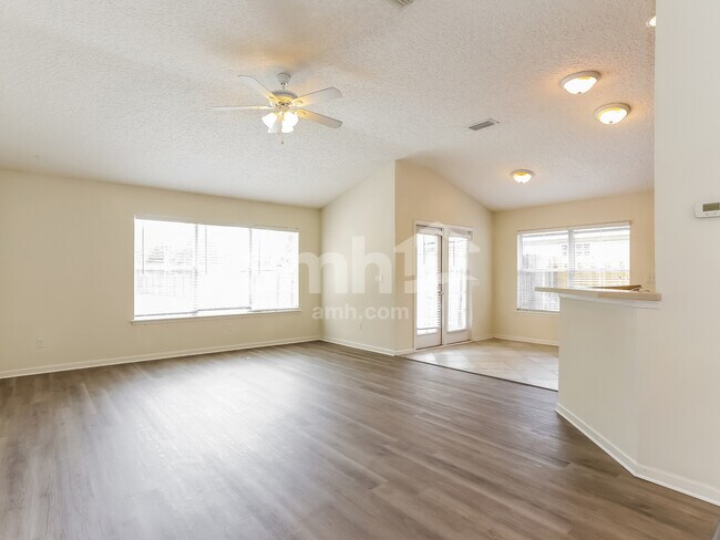 Building Photo - 96687 Commodore Point Dr