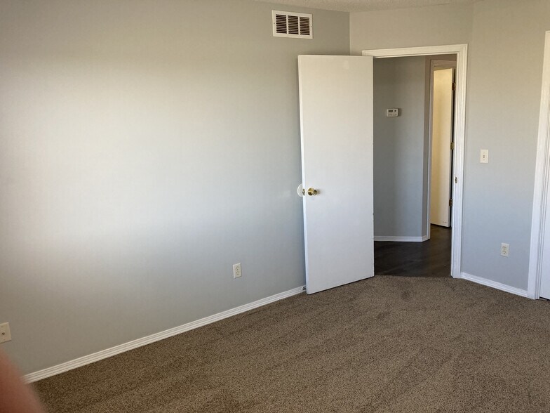 Building Photo - 9934 E Kinkaid Cir