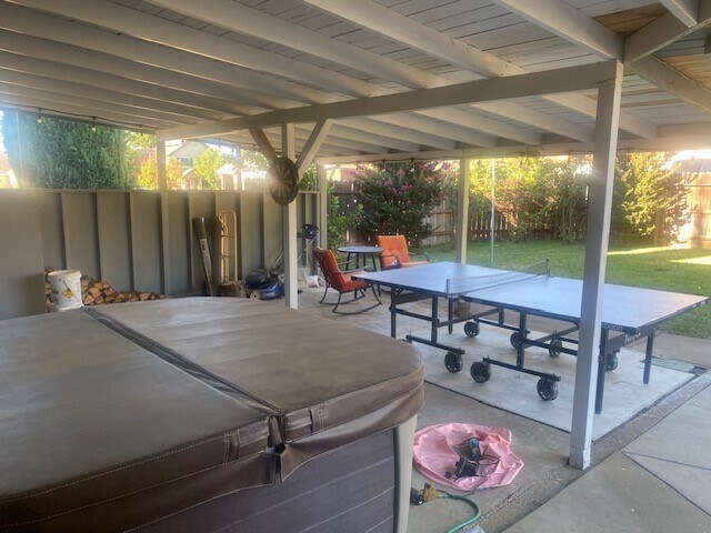 Building Photo - 2552 Mariposa Ave