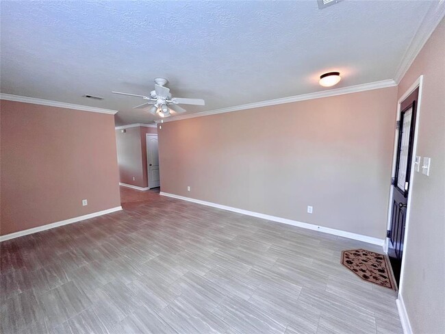 Building Photo - 803 Sweet Flower Dr