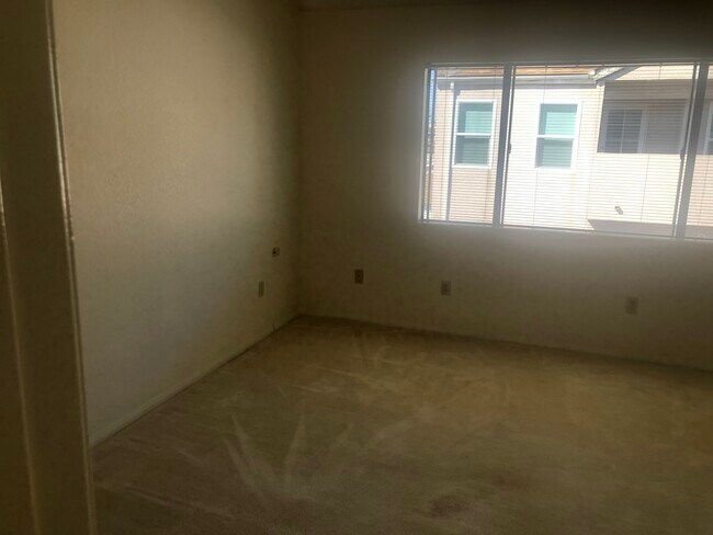 Building Photo - 17055 S Dalton Ave