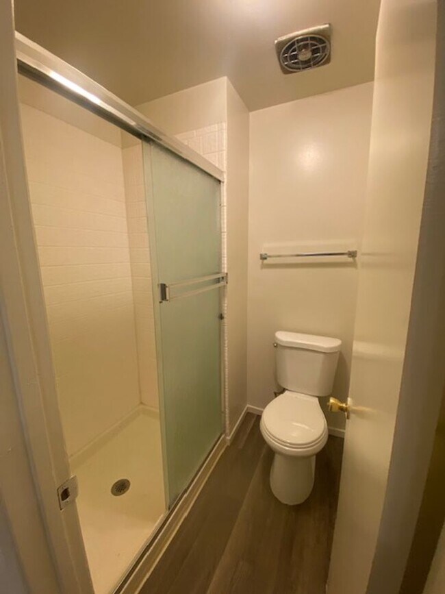 Building Photo - 1952 Stine Rd